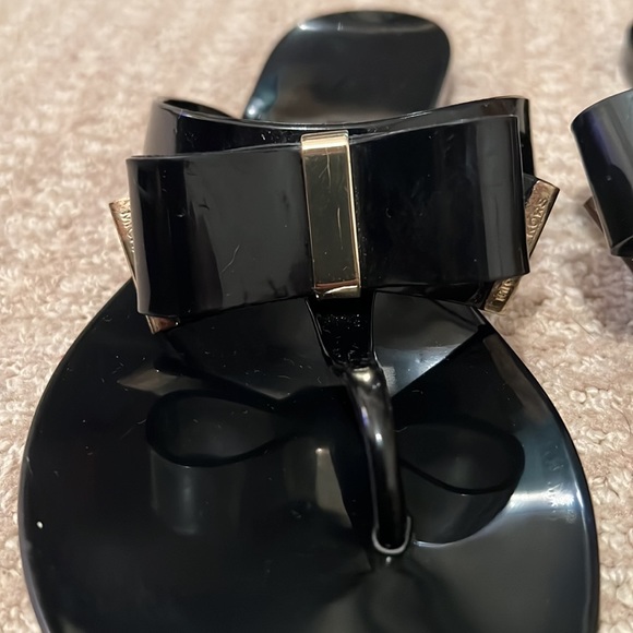 Michael Kors Bow Sandals - Picture 2 of 11